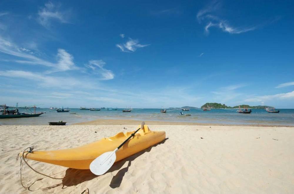De Sea Almond Hotel Chumphon Eksteriør billede
