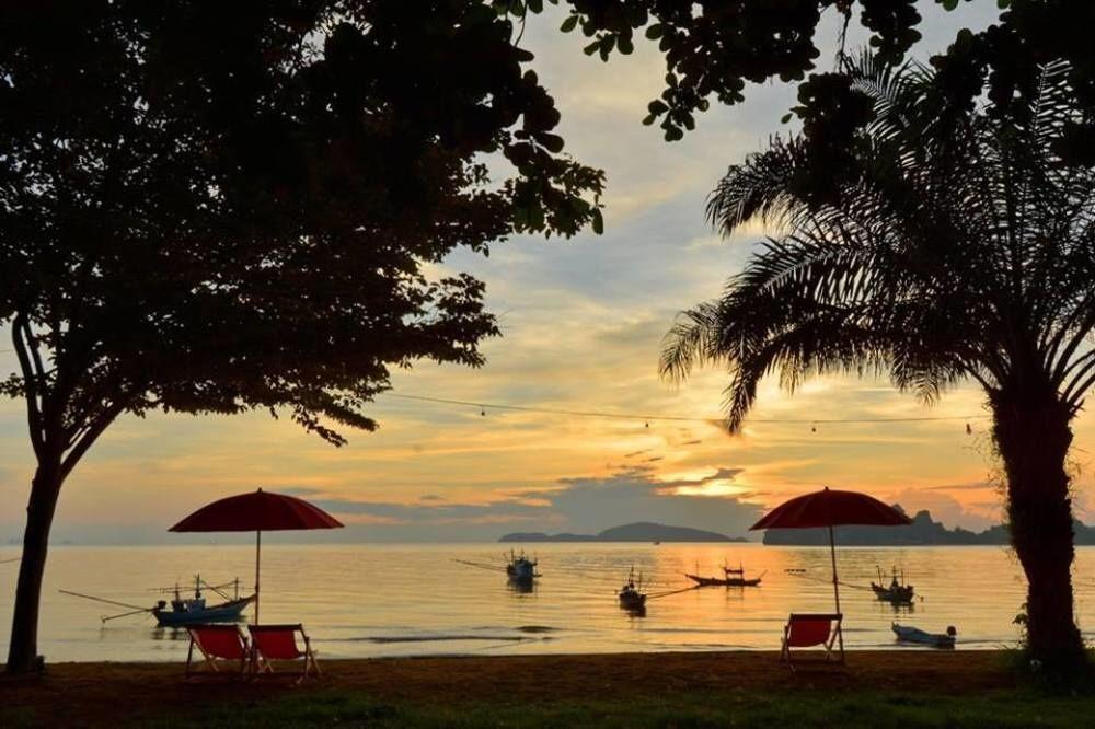 De Sea Almond Hotel Chumphon Eksteriør billede
